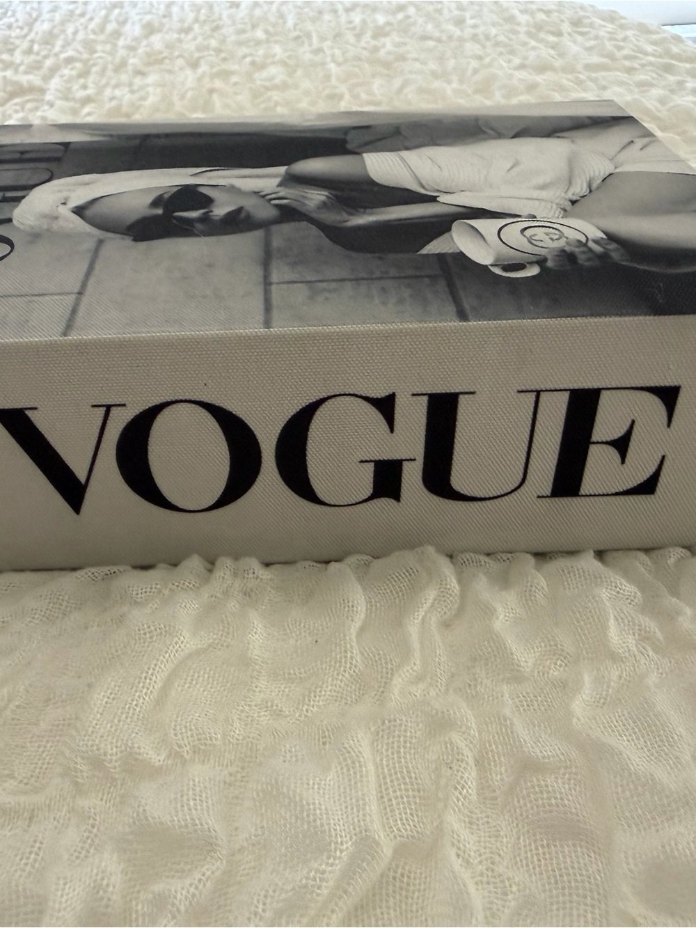 Vogue Canvas Fashion Cover jewelry  Box - Black & White